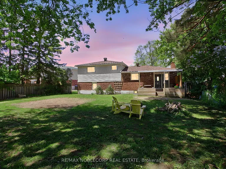 17 Larkdale Cres — Photo 42