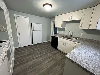 4th image of 605 Van Buren St