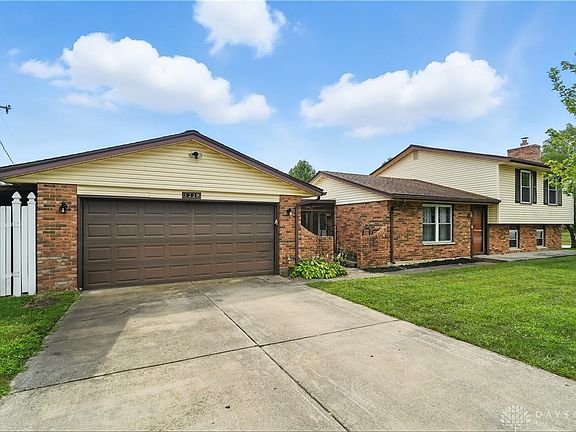 2nd image of 522 Lake Forest Dr