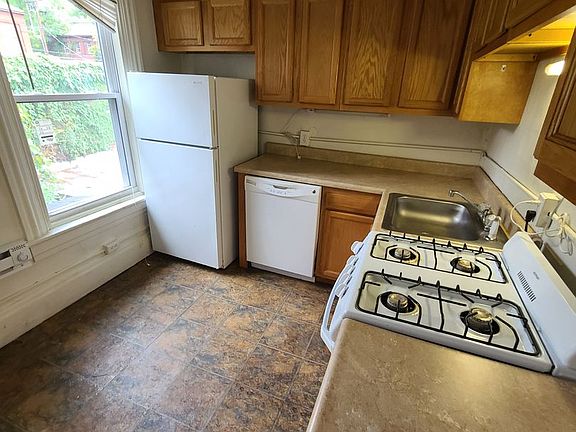 5th image of 4521 Centre Ave #2