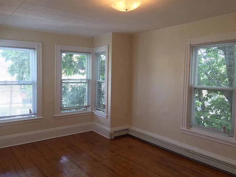 316 Beacon St — Photo 16