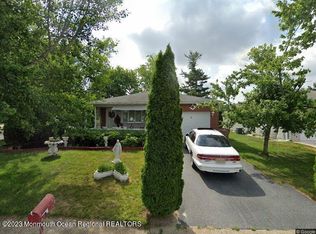 1 Bimini Dr, Toms River, NJ 08757