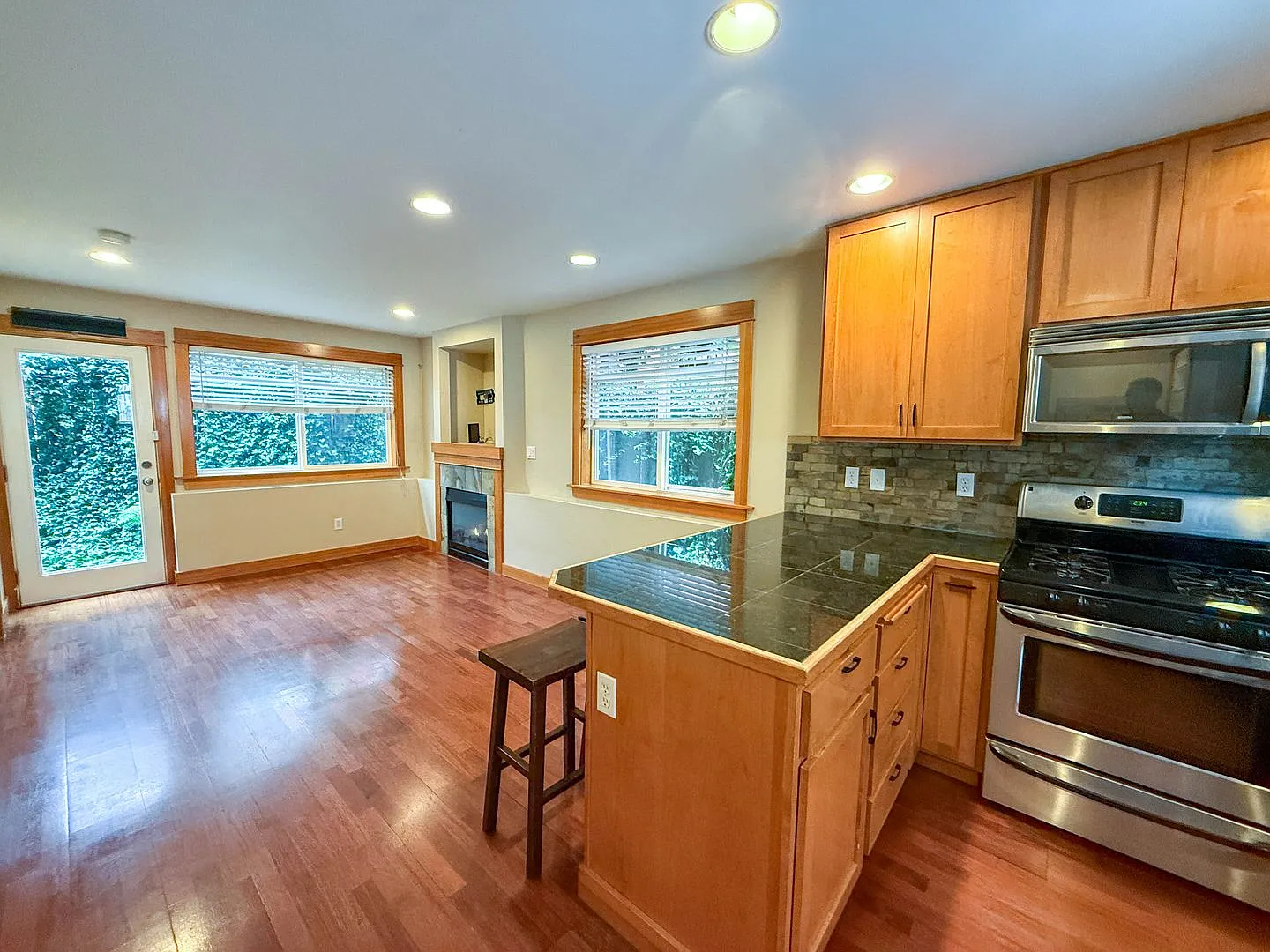 2bd/1.5ba Seattle Condo — Photo 2