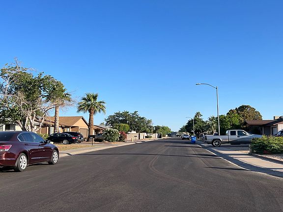 4th image of 3228 W Villa Theresa Dr