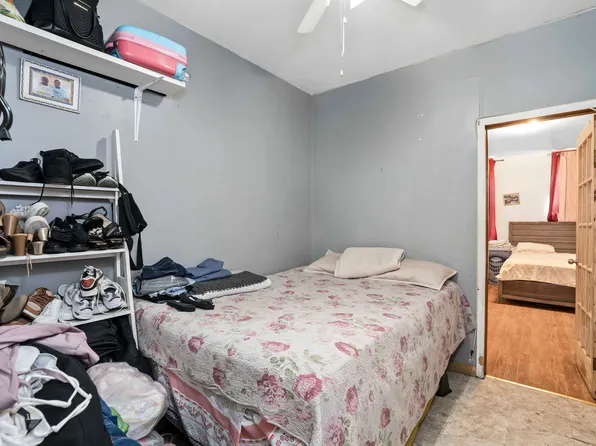 1536 Gates Avenue image 24 of 28