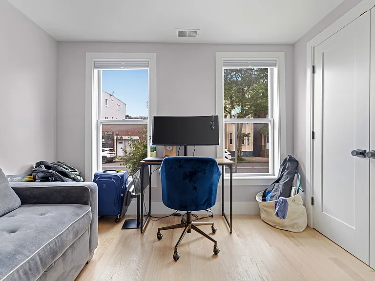 92 Chelsea St #2 — Photo 11