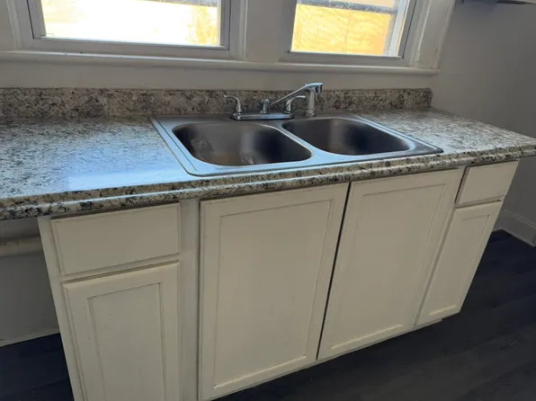 895 Baldwin Ave APT 3, Marion, NC 28752