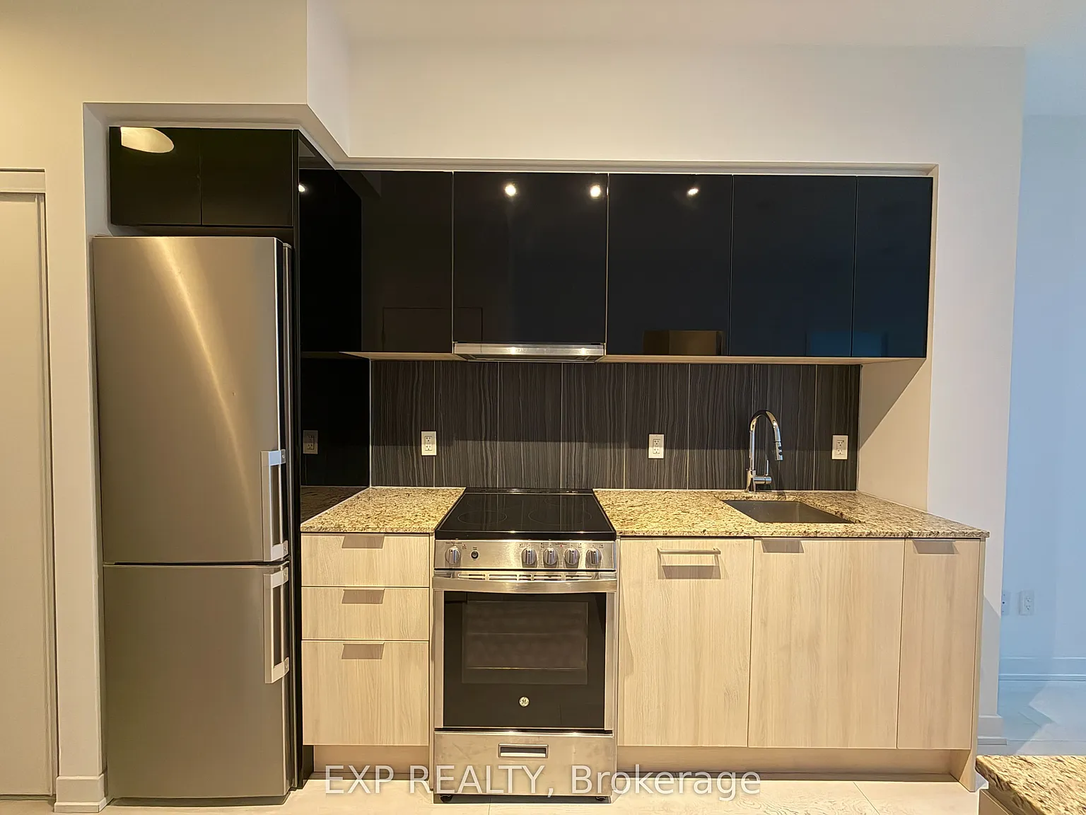 1 bed, $2,100 — Photo 3
