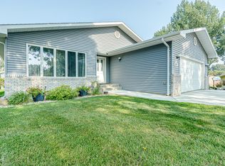 164 Brandon Cir, Bismarck, ND 58503