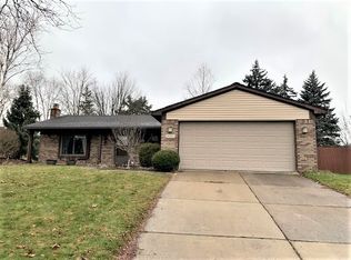 24331 Fairway Hills Dr, Novi, MI