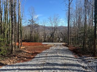 82 Overlook Dr W, Marion, NC 28752