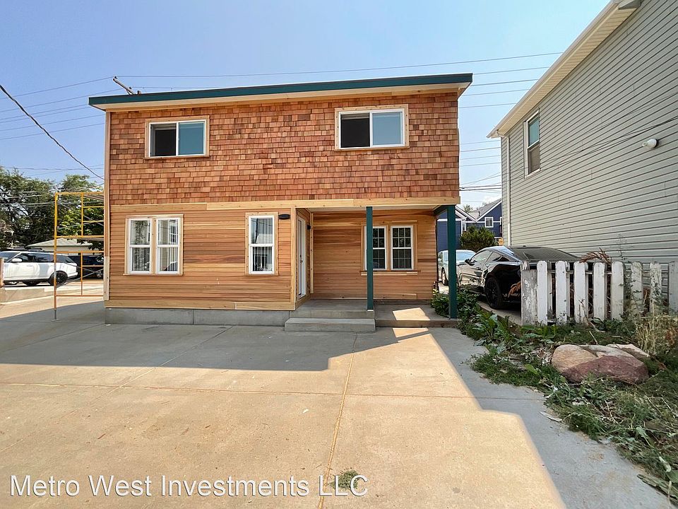 1st image of 952 Marine St #8181776