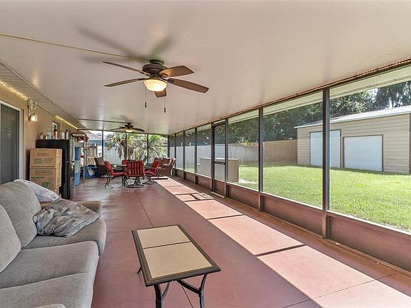 4th image of 200 Waters Edge Dr