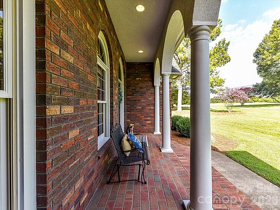 5th image of 279 James Rd