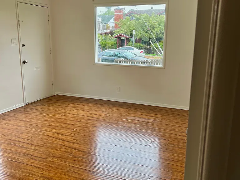 4019 McLaughlin Ave #4019 — Photo 1