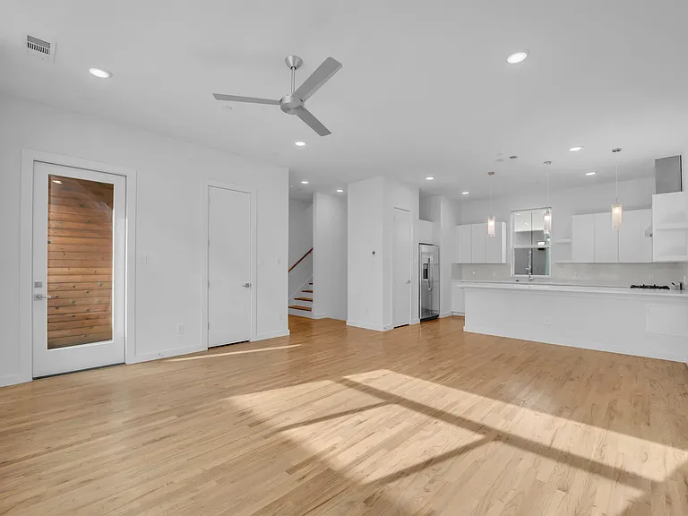 2314 N Carroll Ave #103 — Photo 9