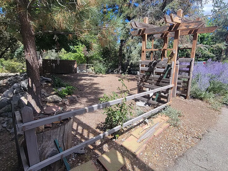 1617 Zion Way — Photo 2
