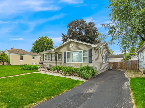 149 Wheeling Ave, Wheeling, IL 60090