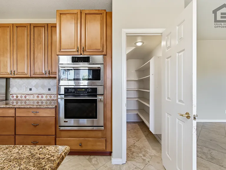 6288 W Rose Garden Ln — Photo 18