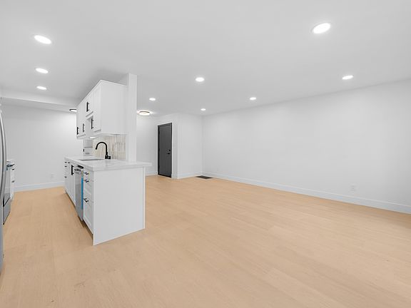 5th image of 2256 Albatross St Unit 1