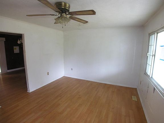 2nd image of 112 Orchard Dr