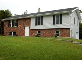 2444 Olympia Ln, Blakeslee, PA 18610