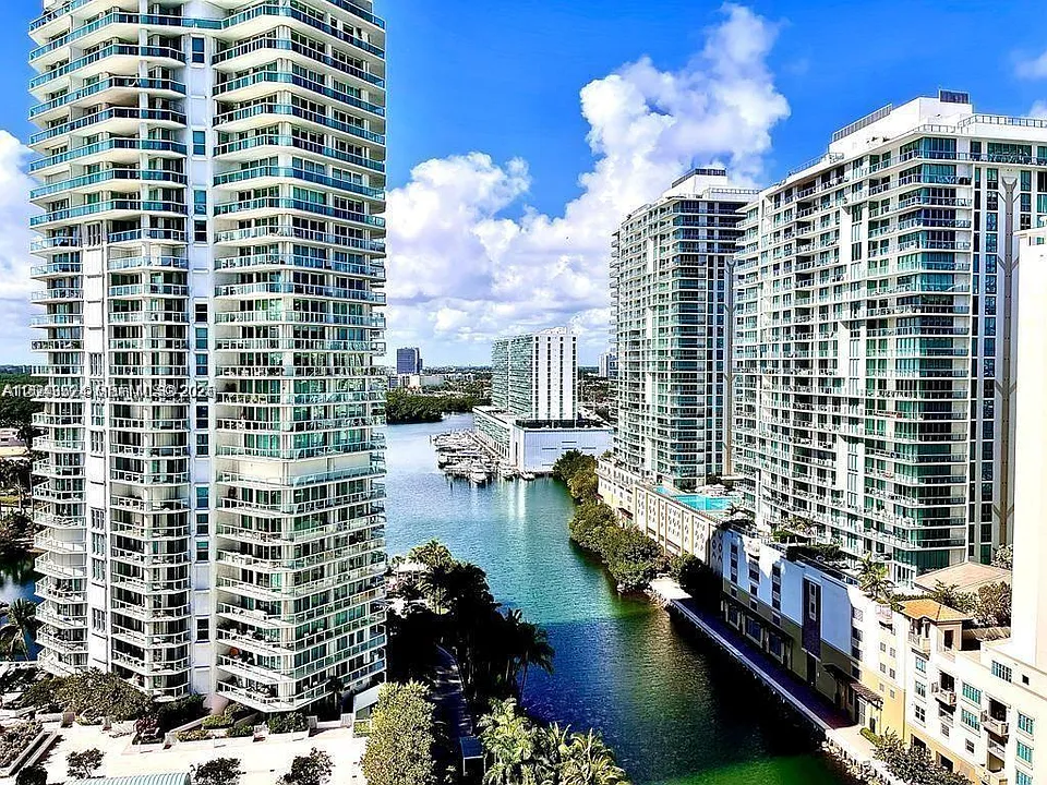 16400 Collins Ave #942