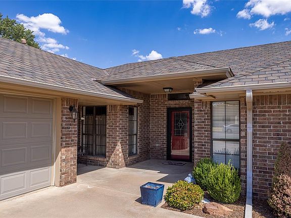 3rd image of 1401 Timber Creek Dr