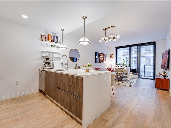 2nd image of 160 1st St #713