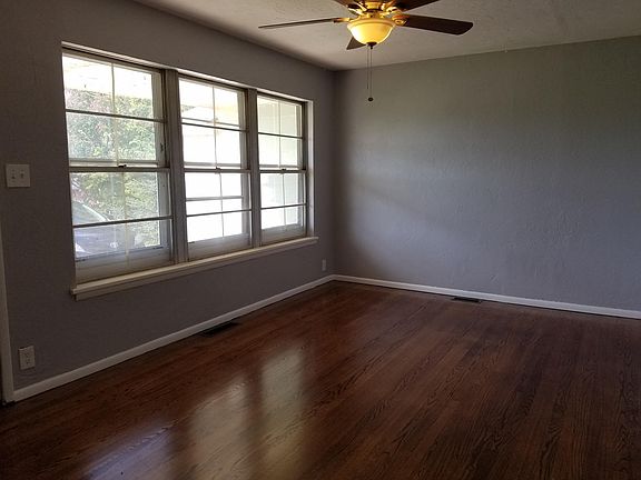2nd image of 3701 SE 26th St