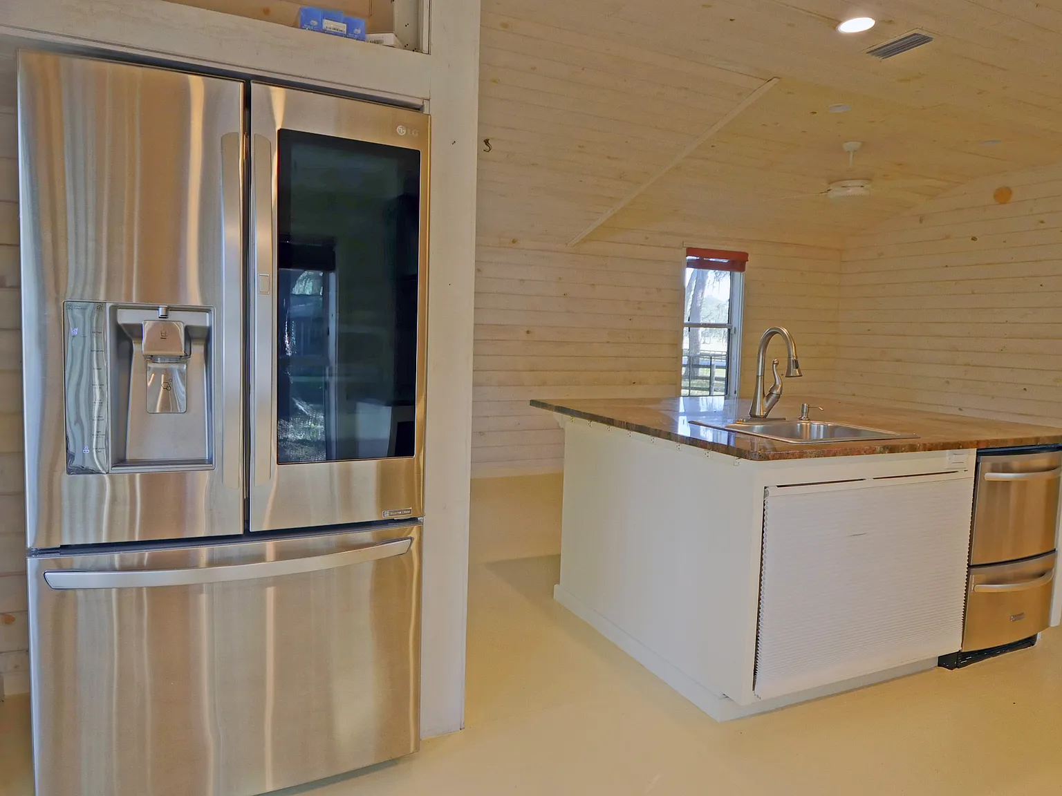 1 bed, 1.5 bath, 987 sqft, $1,950 — Photo 3