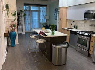 399 Adelaide St W #417, Toronto, ON M5V 1S1