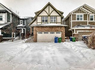 19 E Valley Pointe Way NW, Calgary, AB T3B 6B1