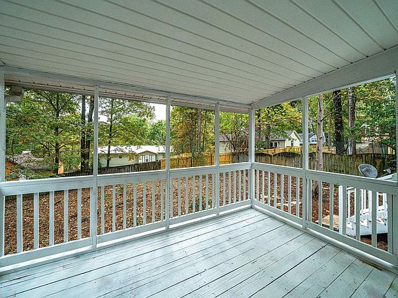 5th image of 18 Polaris Cir