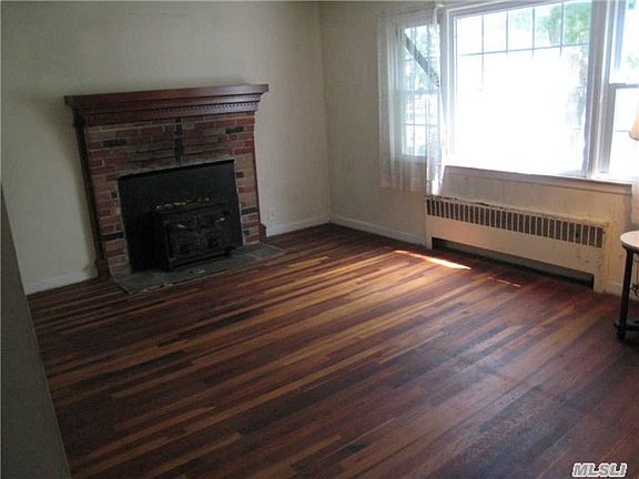 4th image of 6 Garden Pl