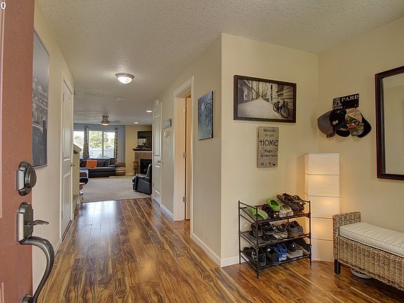 3rd image of 618 SE 11th Ave