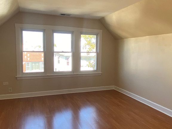 2nd image of 3025 N Hamlin Ave #3