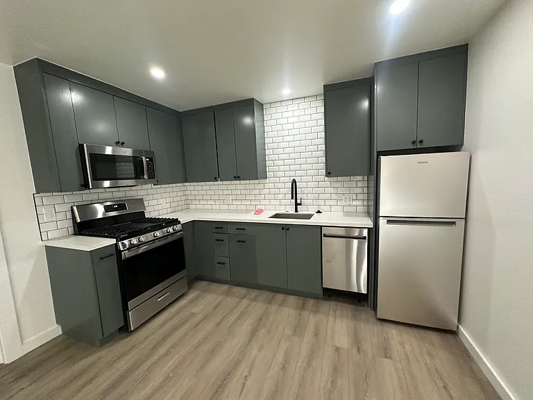 652 Jeffries Rd #B — Photo 5