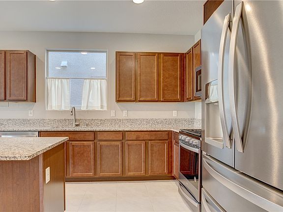 5th image of 18 Pivot Ave