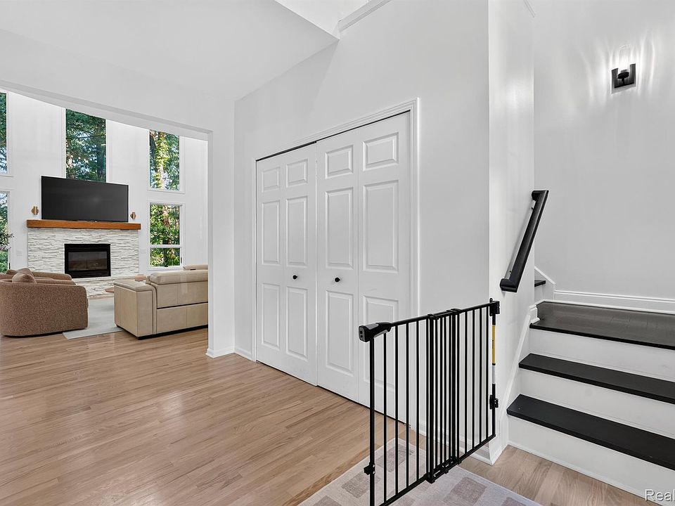 10073 Silver Lake Rd, photo 20