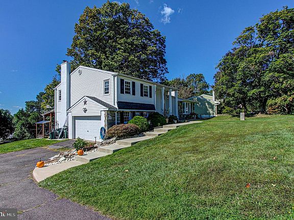 2nd image of 194 Stratford Dr