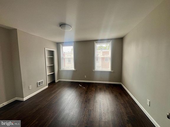 5th image of 3925 Reno St