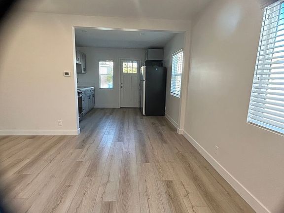 4th image of 1072-1074 W 7th St