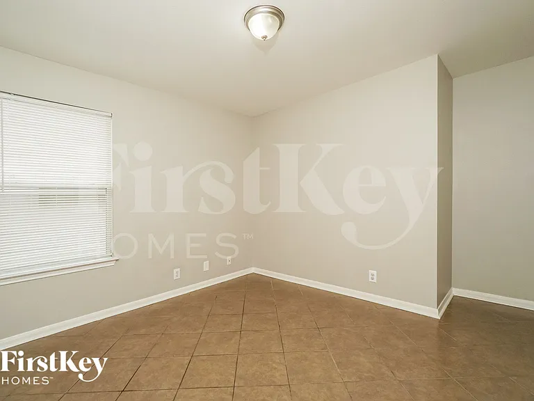 1010 Magnolia Bnd — Photo 10