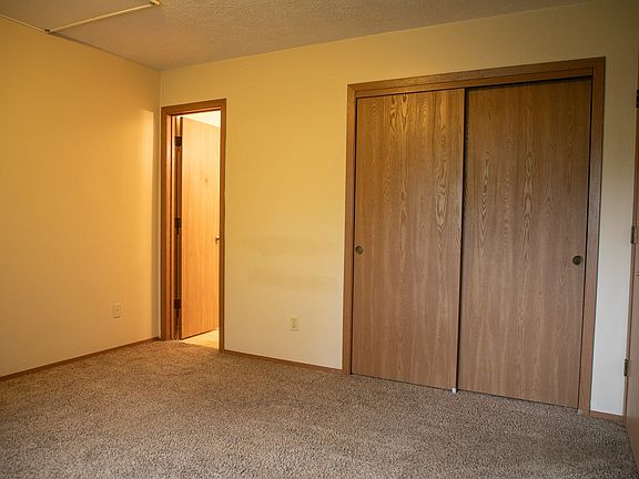 2nd image of 7110-7122 Jones Cir #7122-3