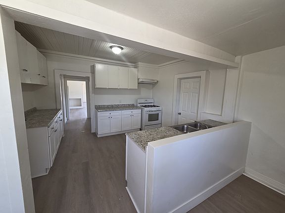 3rd image of 501 W 4th Ave