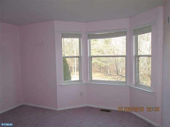 4th image of 2061 Deerfield Dr