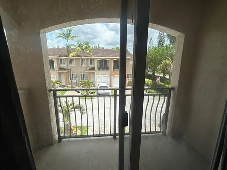 238 SE 2nd Ave #Townhouse 238 — Photo 26