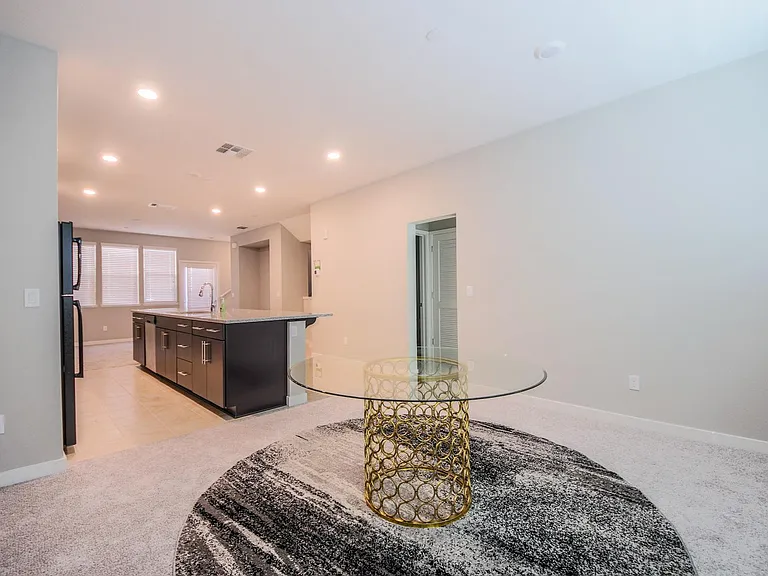 1579 Pratt Pl — Photo 15