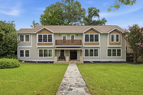 1 Fairhills Dr Photo 1